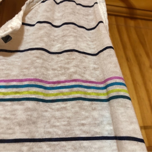 White striped tank top with buttons - Picture 5 of 7